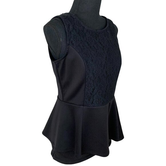 Black Satin Lace Sleeveless Fitted Top - Picture 4 of 9